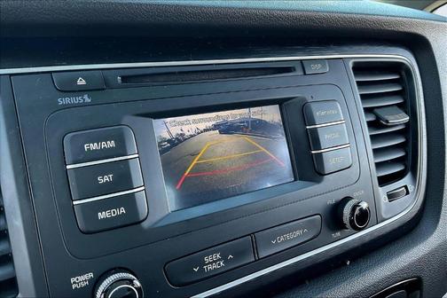 2015 Kia Sedona LX