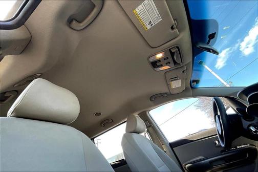 2015 Kia Sedona LX