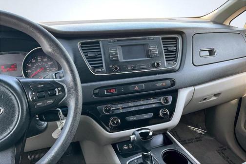 2015 Kia Sedona LX