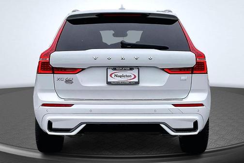 2022 Volvo XC60 Recharge Plug-In Hybrid T8 R-Design Extended Range