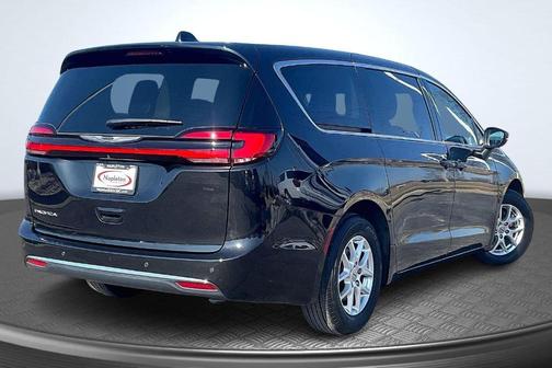 2023 Chrysler Pacifica Touring-L
