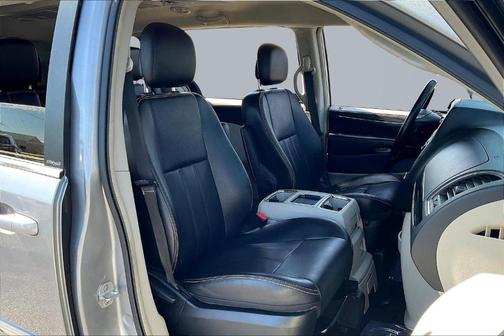 2013 Chrysler Town & Country Touring