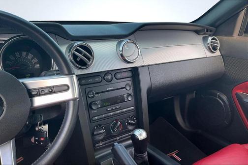 2005 Ford Mustang