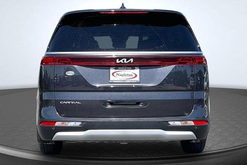 Metal 2023 Kia Carnival LX
