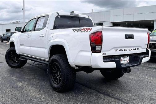 Super White 2019 Toyota Tacoma TRD Sport