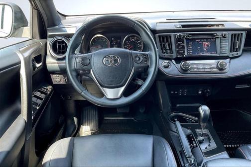 2018 Toyota RAV4 SE