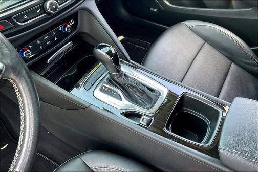 2020 Buick Regal Sportback Essence