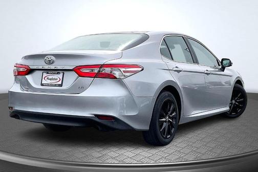 Celestial Silver Metallic 2018 Toyota Camry LE