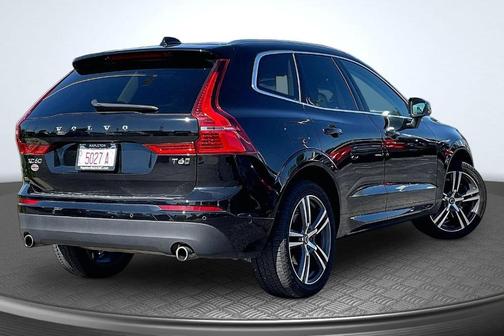 Onyx Black Metallic 2019 Volvo XC60 T6 Momentum