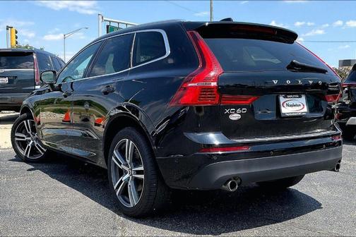 Onyx Black Metallic 2019 Volvo XC60 T6 Momentum