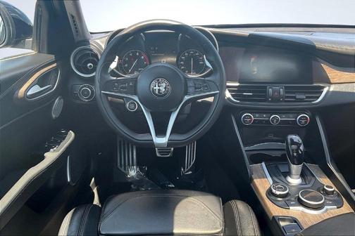 2017 Alfa Romeo Giulia Ti
