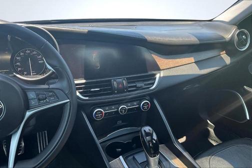 2017 Alfa Romeo Giulia Ti
