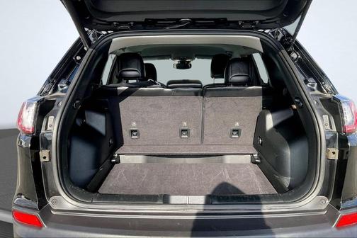 Diamond Black 2023 Jeep Cherokee Altitude Lux