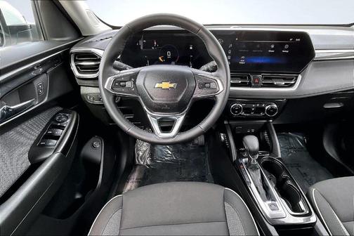 Summit White 2024 Chevrolet Trailblazer LT