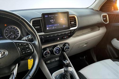 2022 Hyundai VENUE SEL