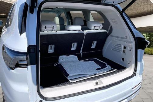 White Tri-Coat 2026 Buick Enclave Avenir