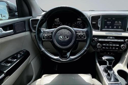 Mineral Silver 2018 Kia Sportage EX