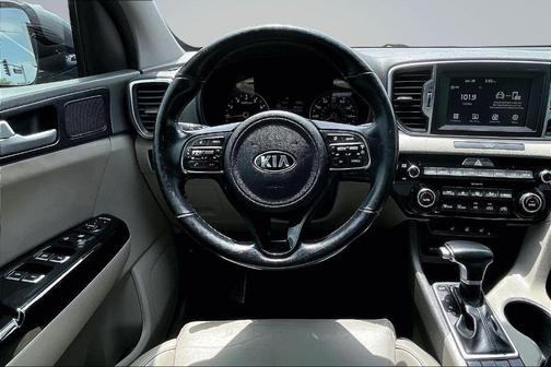 Mineral Silver 2018 Kia Sportage EX