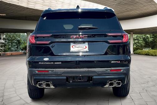 2025 GMC Acadia AT4