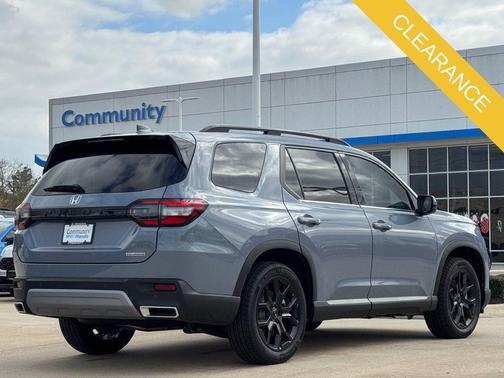 2025 Honda Pilot Touring 8-Passenger