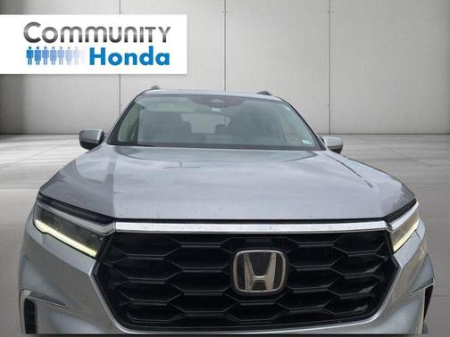 Lunar Silver Metallic 2024 Honda Pilot Touring 8-Passenger