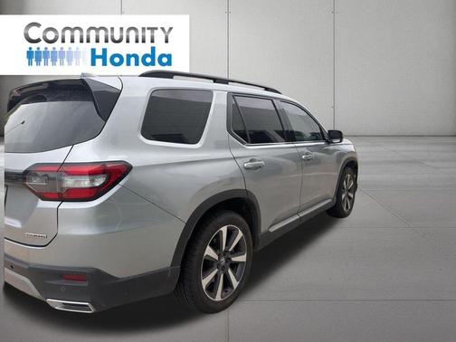 Lunar Silver Metallic 2024 Honda Pilot Touring 8-Passenger