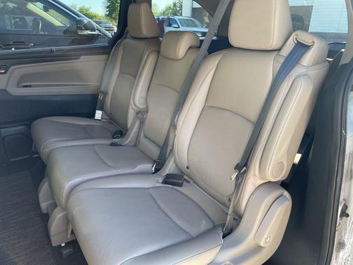 Platinum White Pearl 2021 Honda Odyssey EX-L