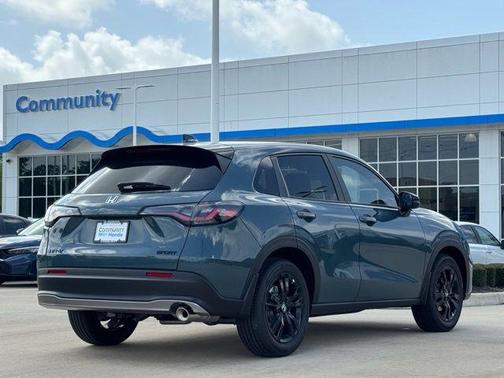 2026 Honda HR-V 2WD Sport
