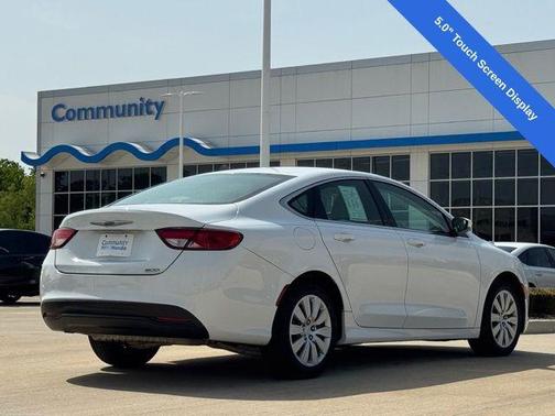 2015 Chrysler 200 LX