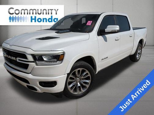Ivory White Tri-Coat Pearlcoat 2019 RAM 1500 Laramie