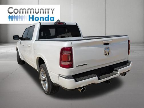 Ivory White Tri-Coat Pearlcoat 2019 RAM 1500 Laramie