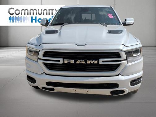 Ivory White Tri-Coat Pearlcoat 2019 RAM 1500 Laramie