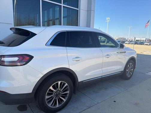 2022 Lincoln Nautilus Standard