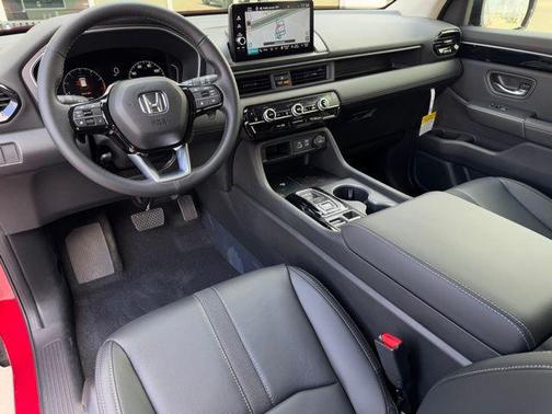 2025 Honda Pilot Touring 8-Passenger