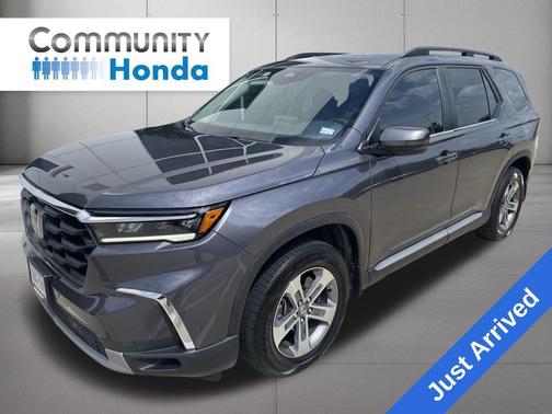 Modern Steel Metallic 2024 Honda Pilot EX-L 7 Passenger