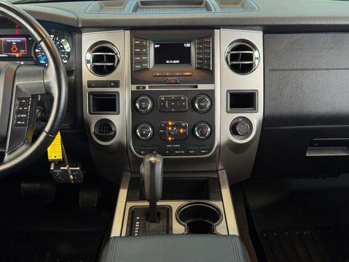 MAGNETIC METALLIC 2017 Ford Expedition XLT