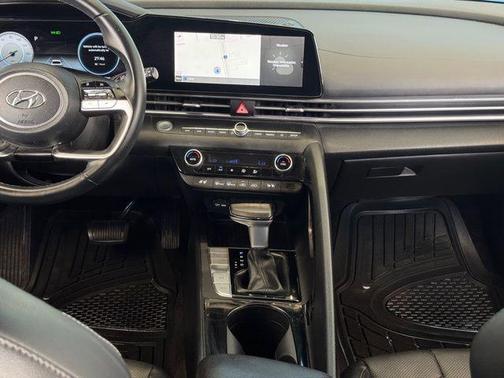 2022 Hyundai ELANTRA Limited