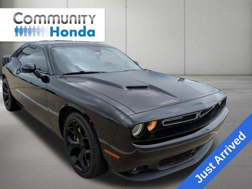 Pitch Black Clearcoat 2015 Dodge Challenger R/T Plus