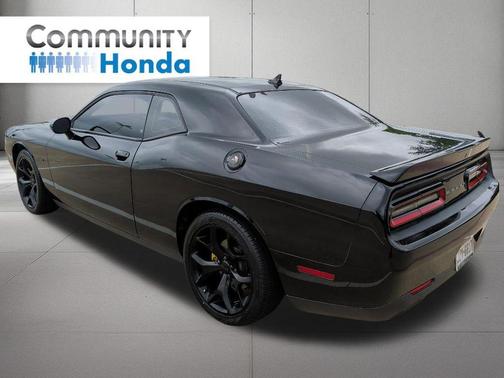 Pitch Black Clearcoat 2015 Dodge Challenger R/T Plus