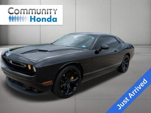 Pitch Black Clearcoat 2015 Dodge Challenger R/T Plus