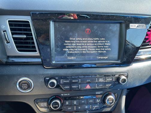 Aurora Black Pearl 2017 Kia Niro Touring