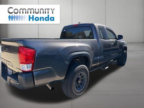 2016 Toyota Tacoma SR