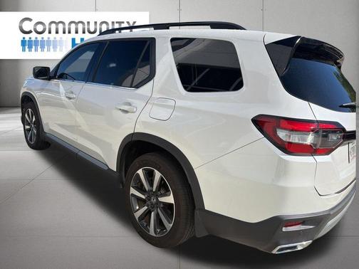 2023 Honda Pilot Touring 8-Passenger