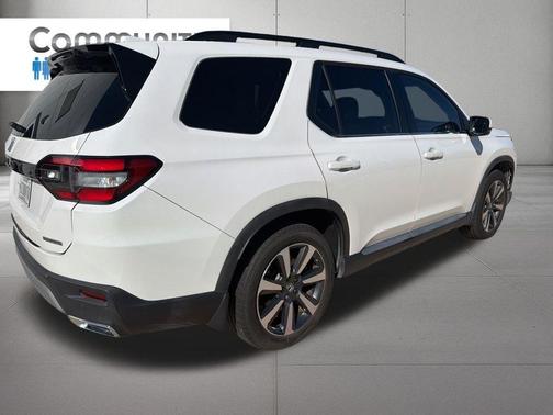 2023 Honda Pilot Touring 8-Passenger