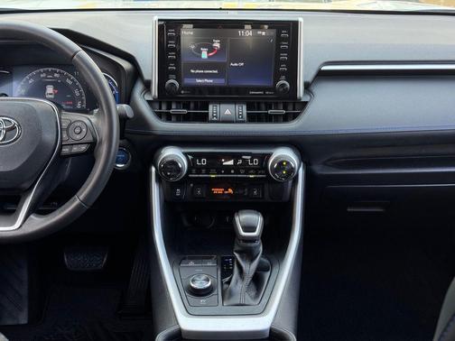 Blizzard Pearl/Midnight Black Metallic 2021 Toyota RAV4 Hybrid SE
