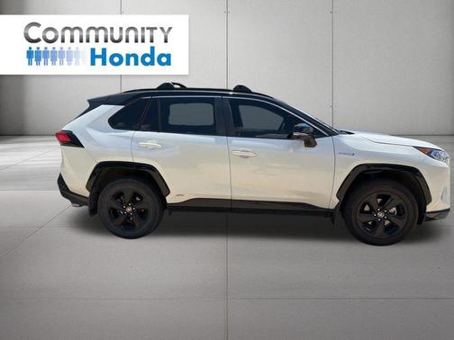 Blizzard Pearl/Midnight Black Metallic 2021 Toyota RAV4 Hybrid SE