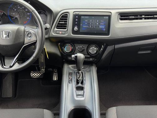 Crystal Black Pearl 2019 Honda HR-V Sport