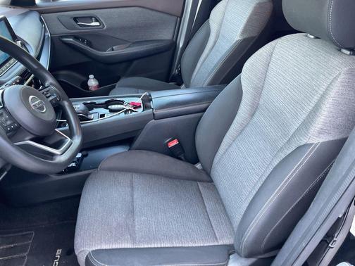 Super Black 2021 Nissan Rogue SV