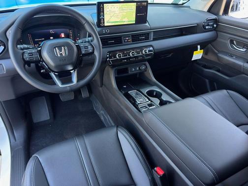 Platinum White Pearl 2026 Honda Pilot Touring 8-Passenger