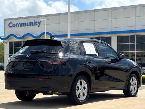 Crystal Black Pearl 2024 Honda HR-V LX